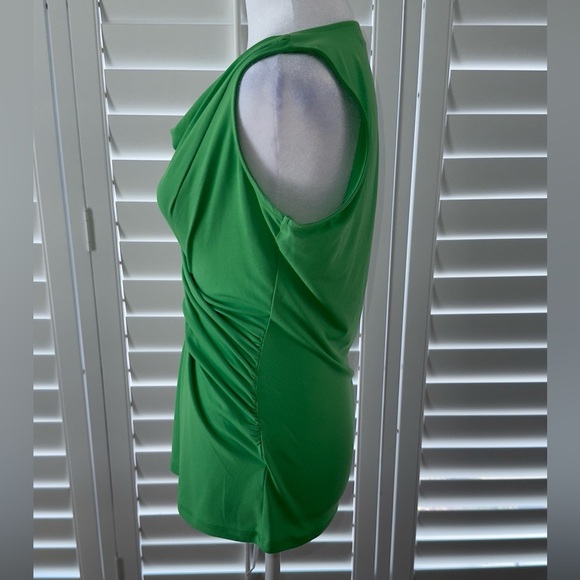 New York & Company Emerald Green Sleeveless Ruched Top Size Small - Picture 4 of 9